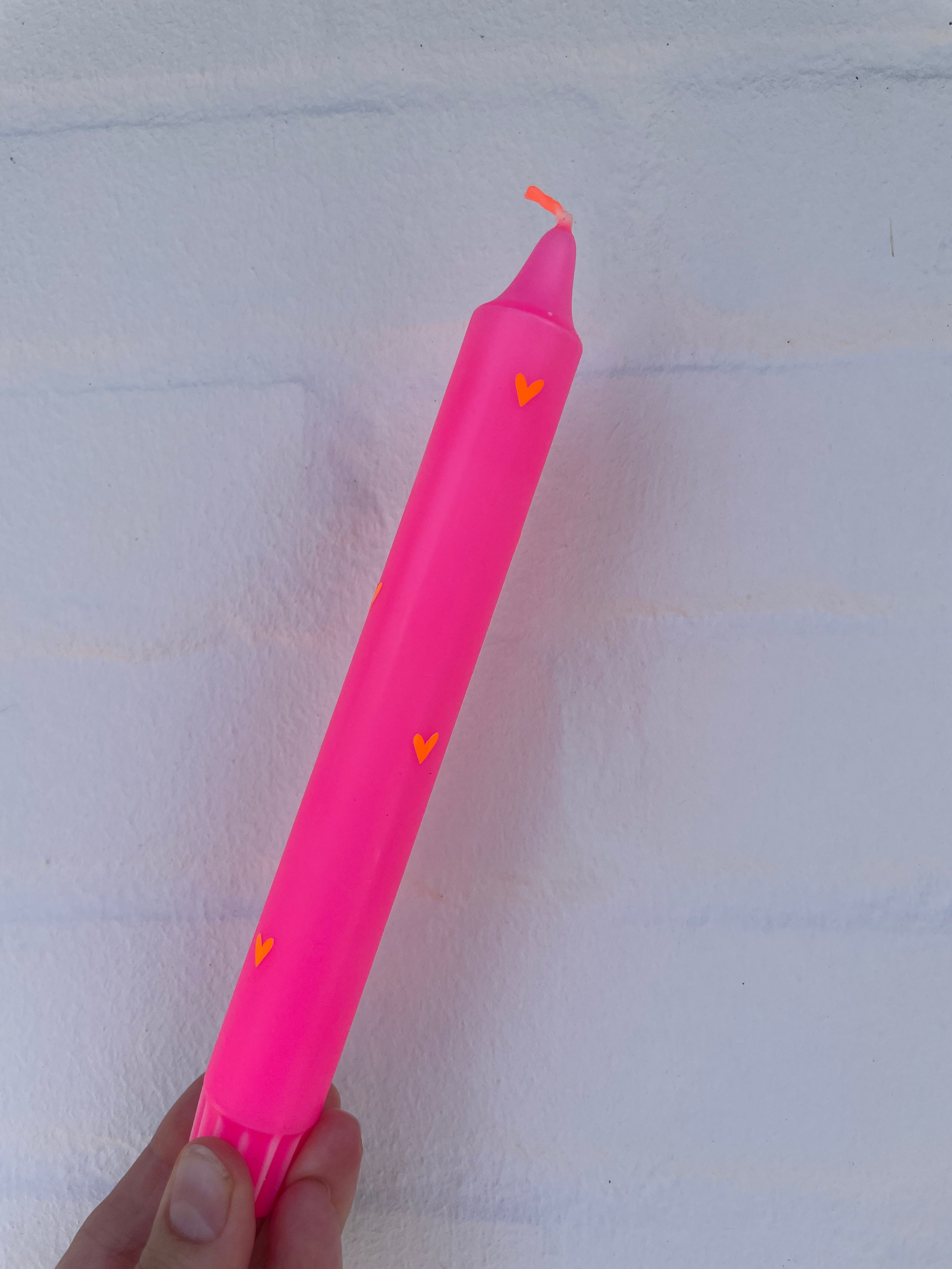 Stabkerze neonpink mit Herzchen