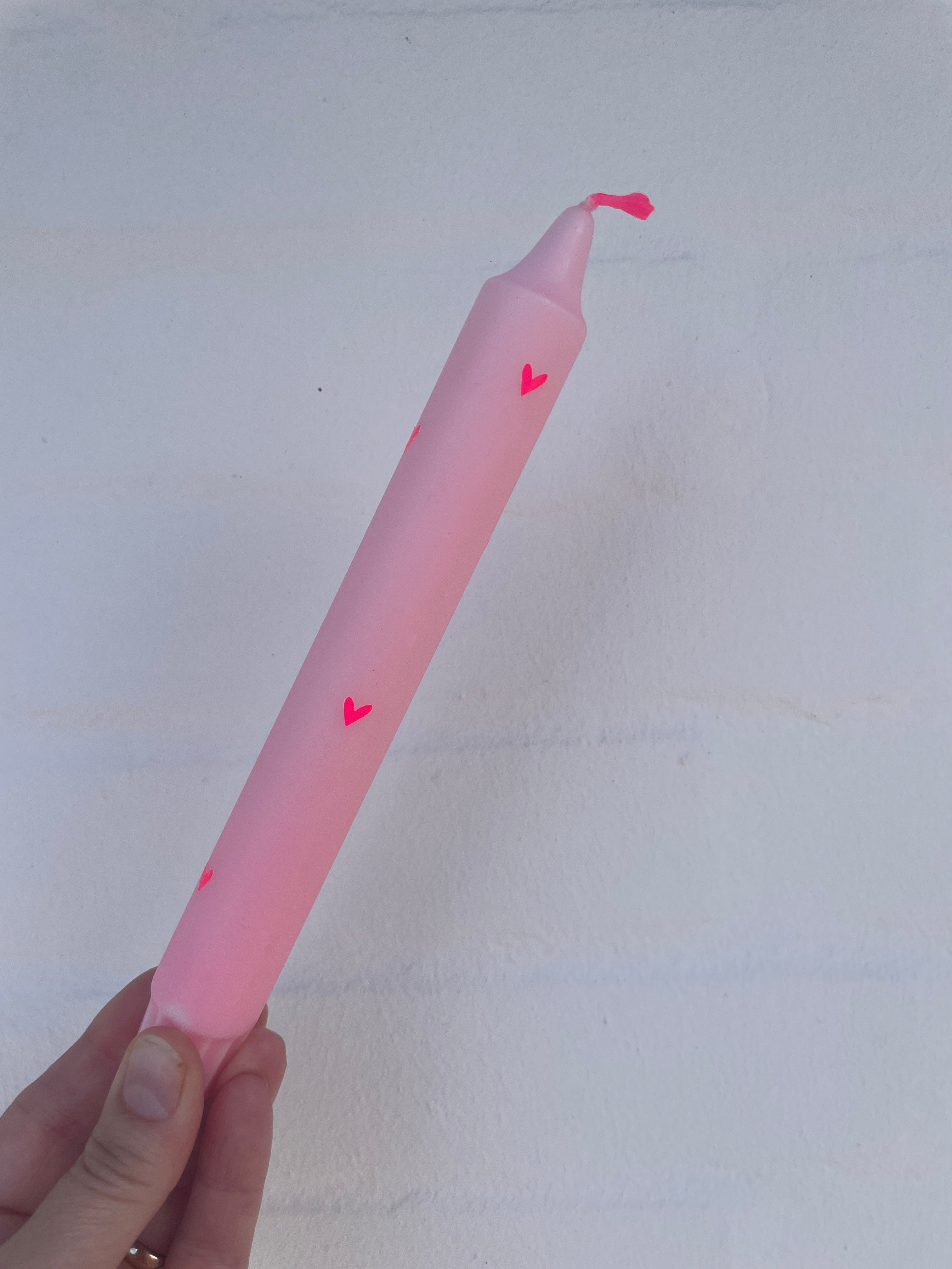 Stabkerze rosa mit Herzchen
