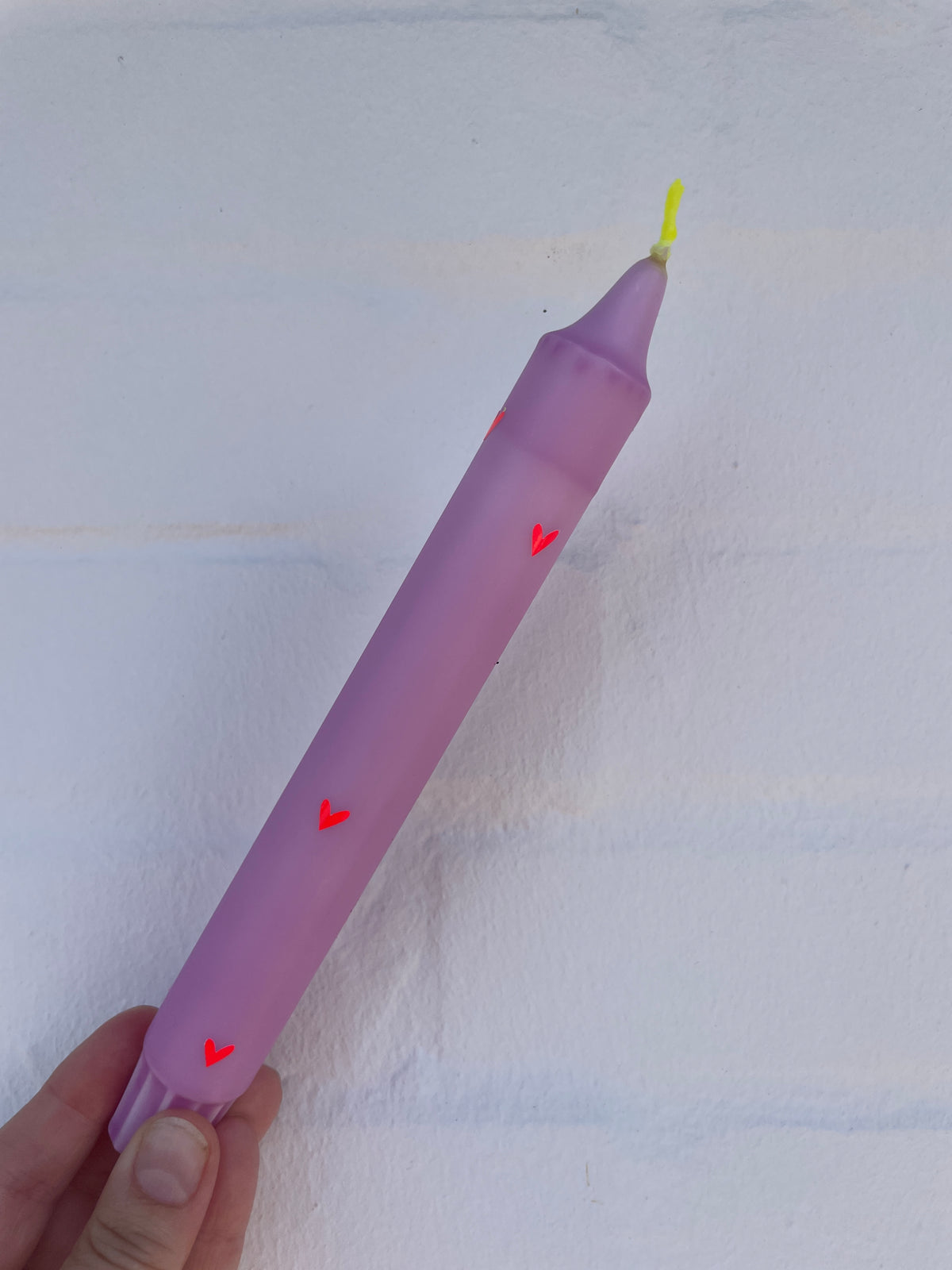 Stabkerze lila mit Herzchen