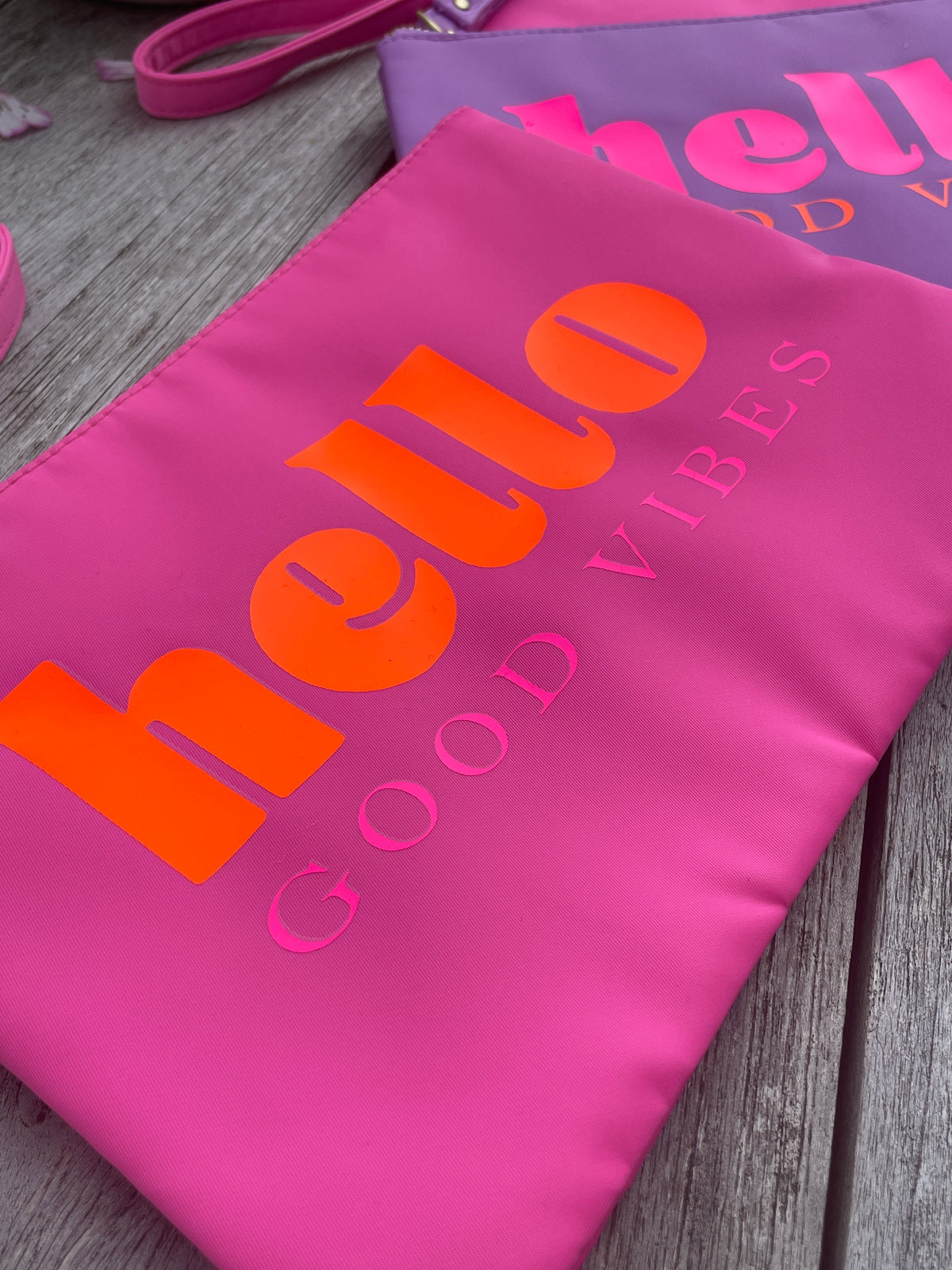 Clutch mit Statement - pink